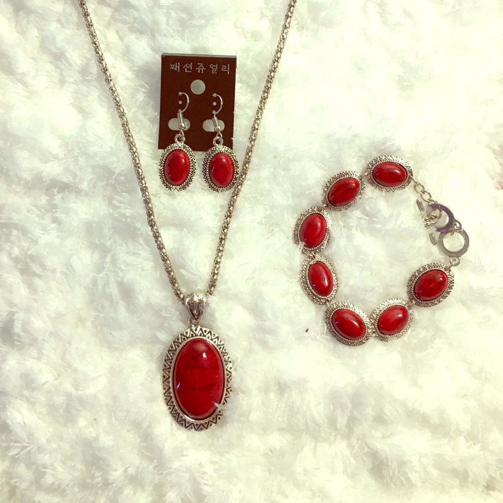 Oval necklace, earrings, and bracelet set